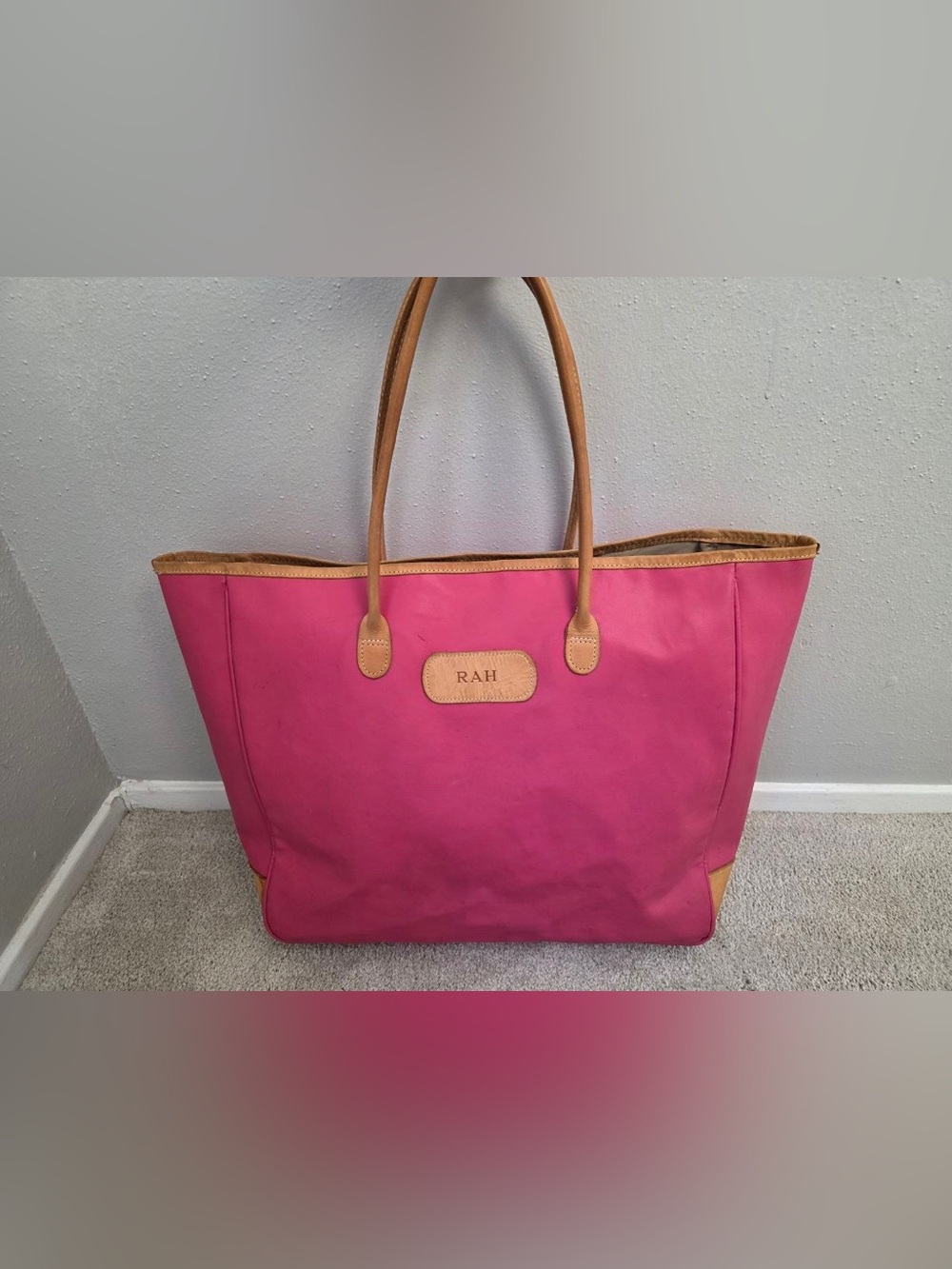 Vintage Jon Hart Design Large Holiday Tote – Berry
Older discontinued Jon Hart D